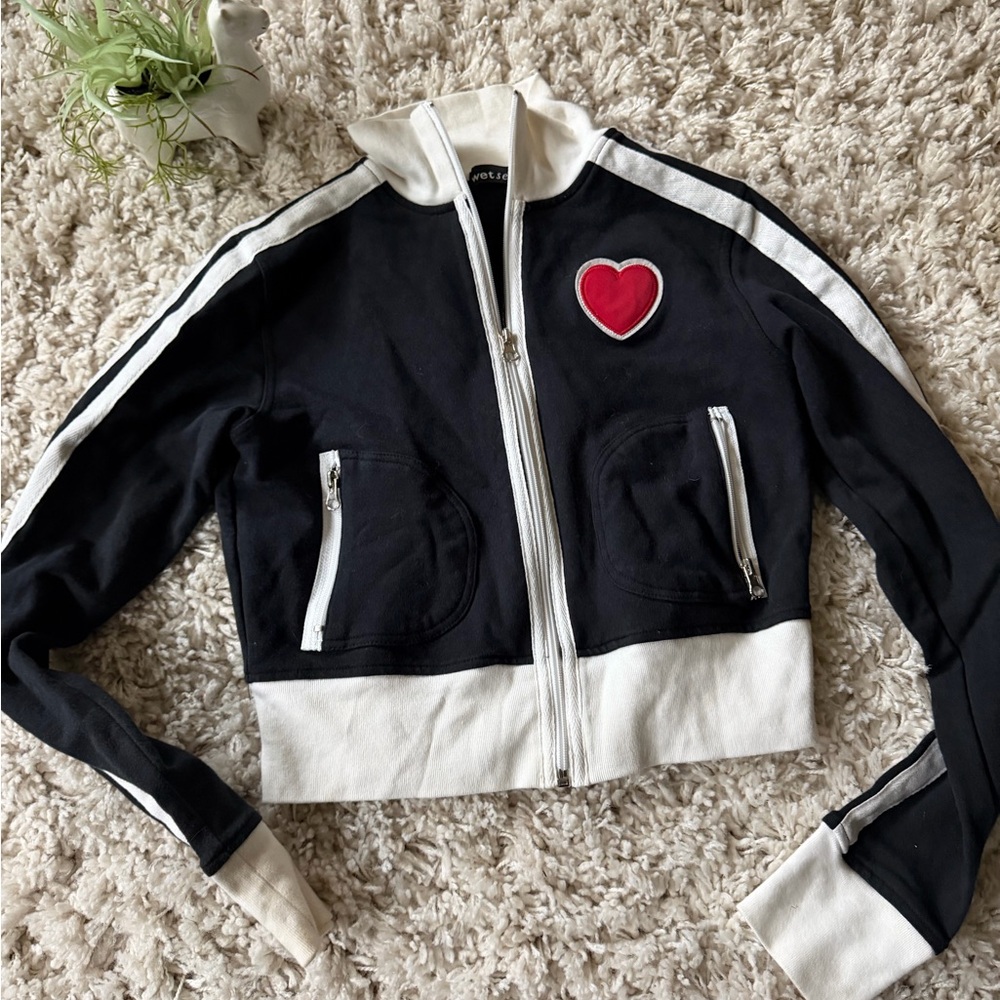 Wet Seal Y2K pop art, vintage cute belly shirt Monochrome Zip-Up Jacket
